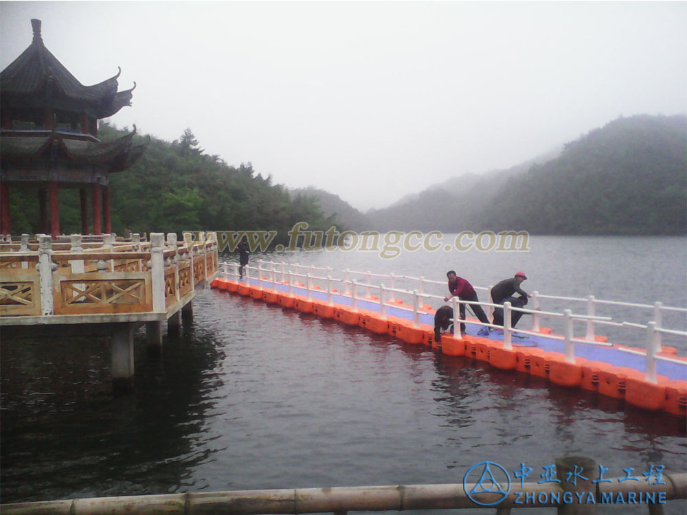 湖南永州陽明山國家森林公園浮橋